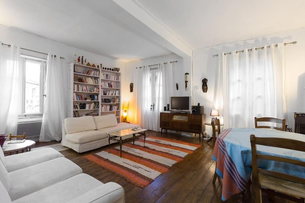 Appartement Le Nid Du Saleys - 70 M2 Centre Ville De Salies-de-Béarn Dış mekan fotoğraf